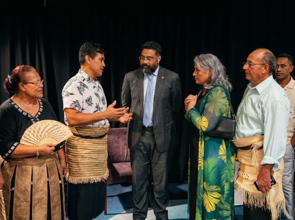 David Vaka in diplomatic dialogue with government minister and Pacific dignitaries
